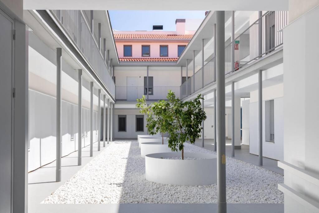 Triana Pages Oasis By Valcambre * Sevilla
